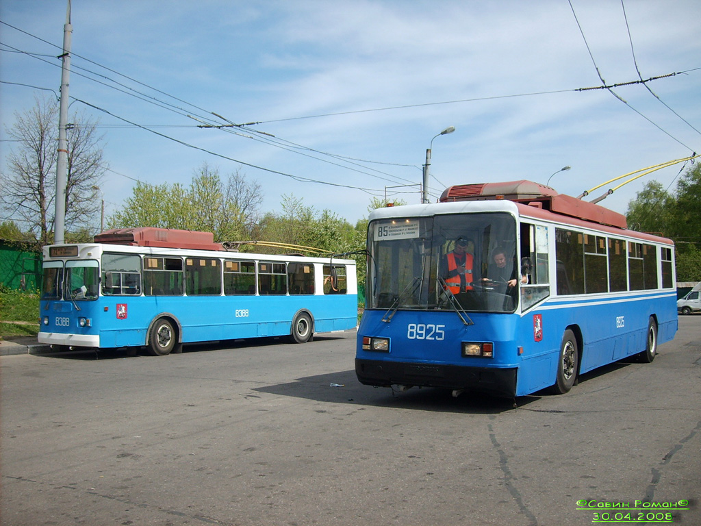 Moscova, ZiU-682GM1 nr. 8388; Moscova, BTZ-52761R nr. 8925