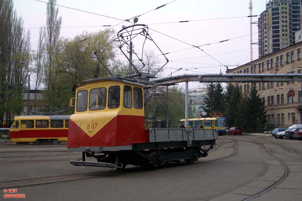 Kyjev, 2-axle cargo car (KPET) č. В-17; Kyjev — Tramway depots: Shevchenko. Old yard at Gorkogo (Antonovycha) str.