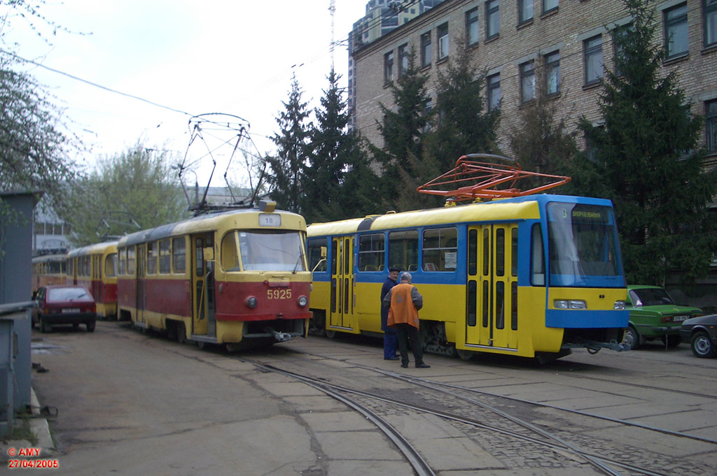 Kyiv, Tatra T3SU № 5925; Kyiv, KT3UA № 401; Kyiv — Tramway depots: Shevchenko. Old yard at Gorkogo (Antonovycha) str.