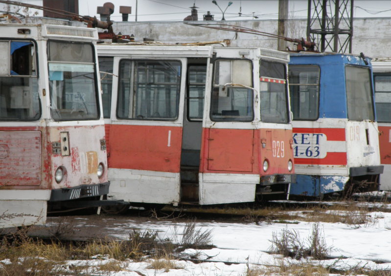 Дзержинск, 71-605А № 017; Дзержинск, 71-605 (КТМ-5М3) № 029; Дзержинск — Коллекция старых списанных вагонов