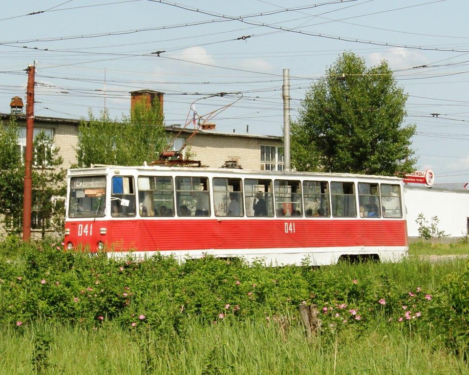 Dzerjinsk, 71-605 (KTM-5M3) N°. 041