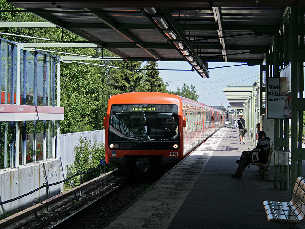 Хельсинки, Bombardier M200 № 221