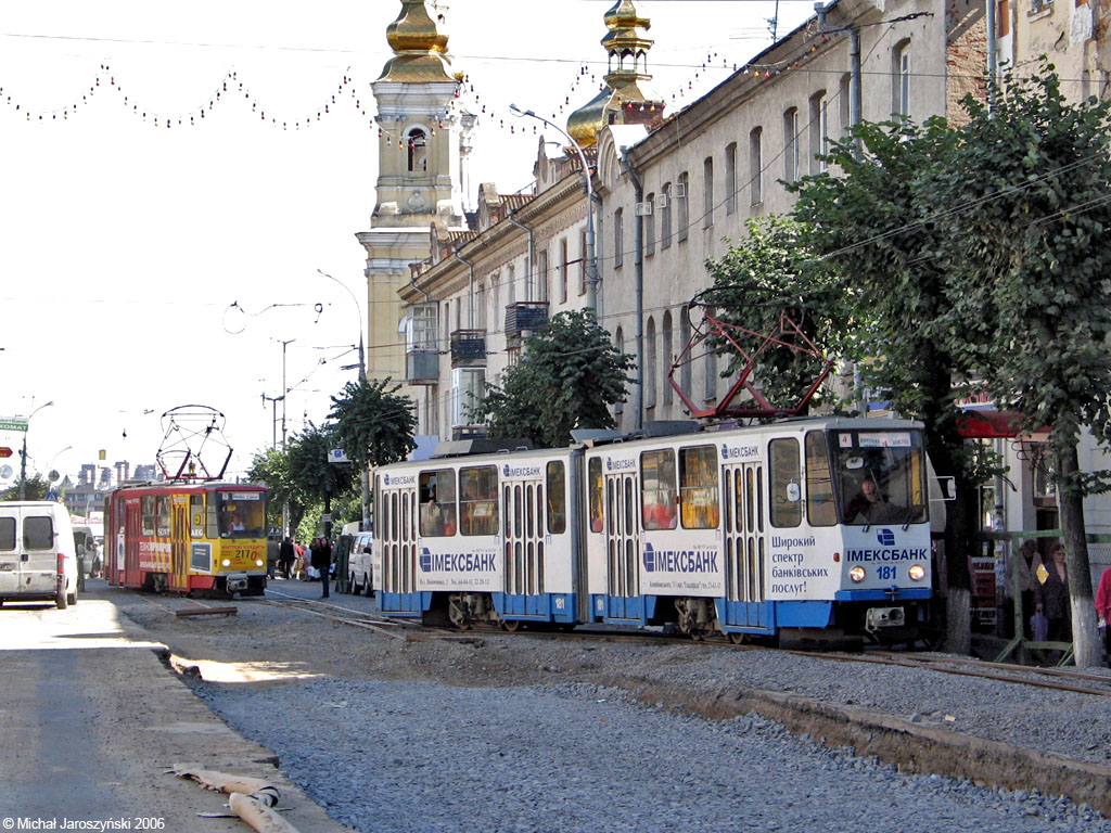 Winnyzja, Tatra KT4SU Nr. 181; Winnyzja, Tatra KT4SU Nr. 217; Winnyzja — Reconstruction of tram tracks on Sobornaya street