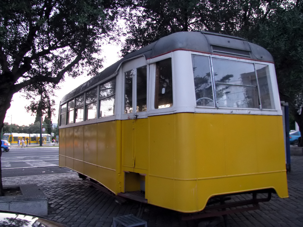 Lisbon, Carris 2-axle trailer (Ligeiro) č. 173; Lisbon — Tram — Monuments