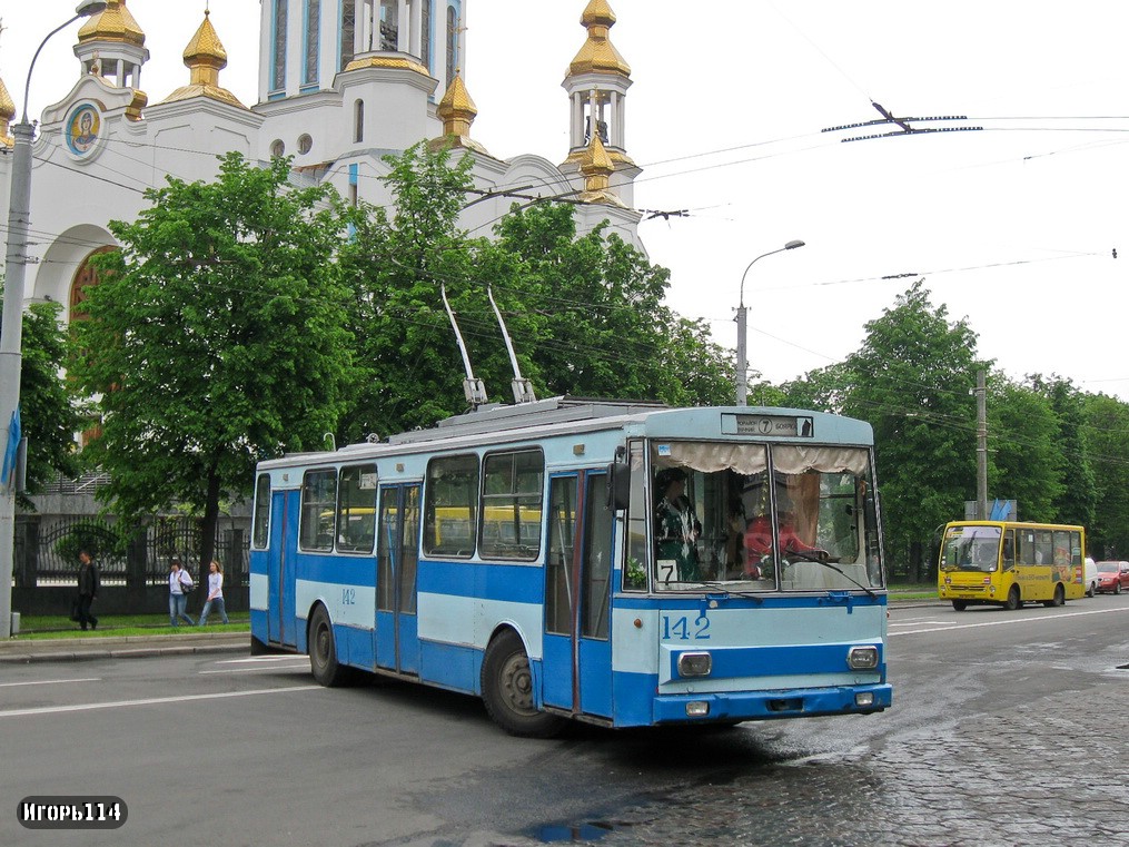 Rivne, Škoda 14Tr05 № 142; Rivne — Trolleybus trefik 9 may 2010 year