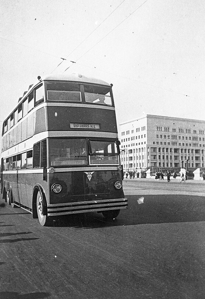 Moszkva, English Electric — 1000; Moszkva — Historical photos — Double-Decker trolleybuses (1937-1953)