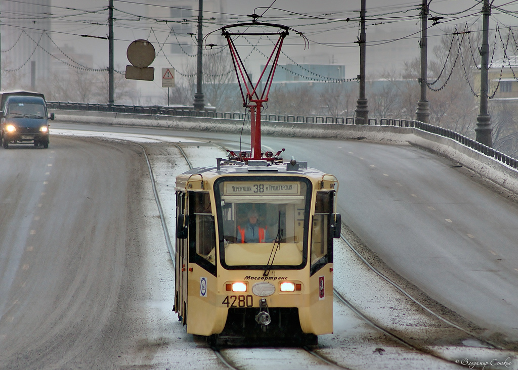 Moskau, 71-619KT Nr. 4280