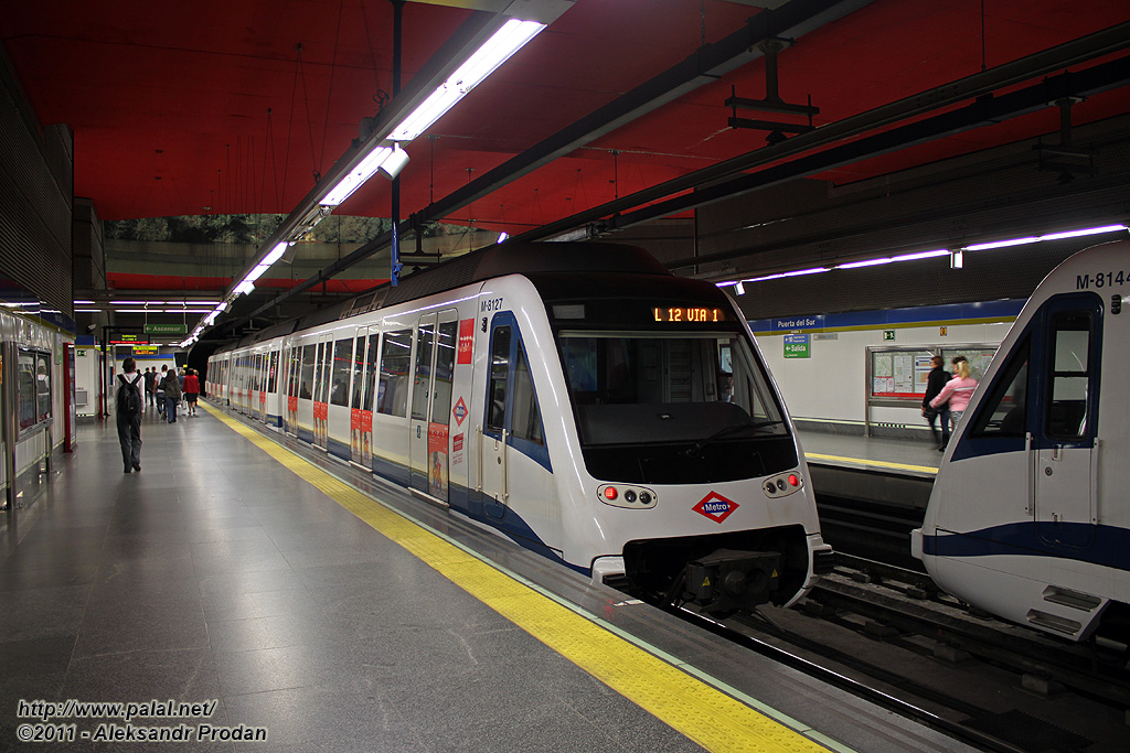 Madrid, CAF Madrid Serie 8000 MT # M-8127; Madrid — Metropolitain — Metrocars; Madrid — Metropolitain — Línea 12 (MetroSur)