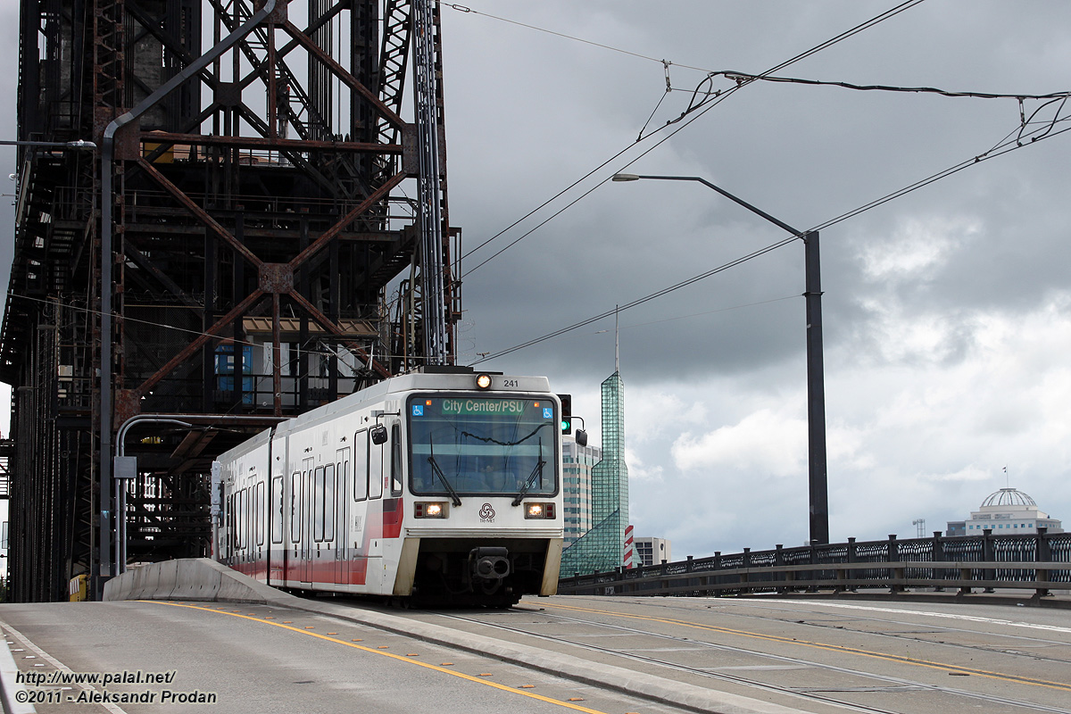 Portland, OR, Siemens SD660 № 241