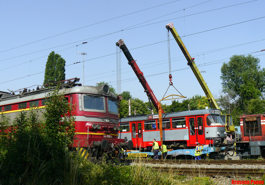 Sofia — Delivery and unloading of T4D-C in Sofia — July 2011