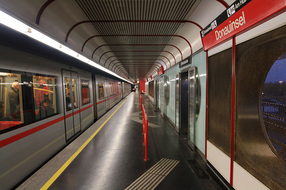 维也纳 — U-Bahn — line U1