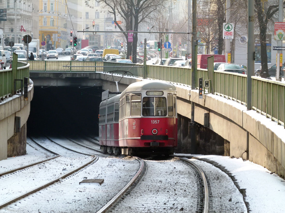 Вена, Rotax Тype c4 № 1357; Вена — Подземный трамвай — USTRABA (Unterpflasterstrassenbahn)