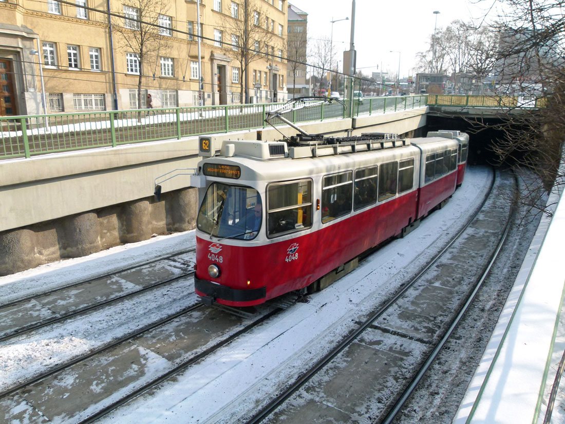 Вена, SGP Type E2 № 4048; Вена — Подземный трамвай — USTRABA (Unterpflasterstrassenbahn)