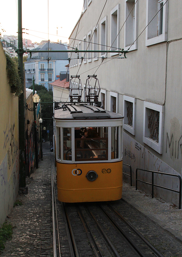 Лиссабон, Фуникулёр* № 2; Лиссабон — Ascensor do Lavra