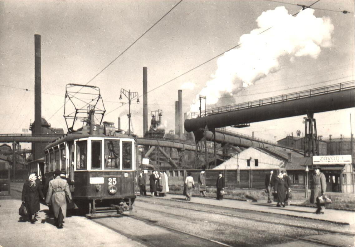 Ostrava, Kopřívnice 2-axle motor car — 25; Ostrava — Old photos