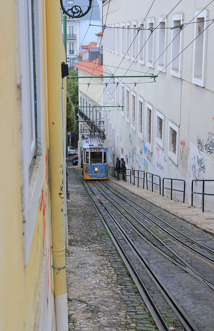 Lisbon, Funicular* nr. 2; Lisbon — Ascensor do Lavra