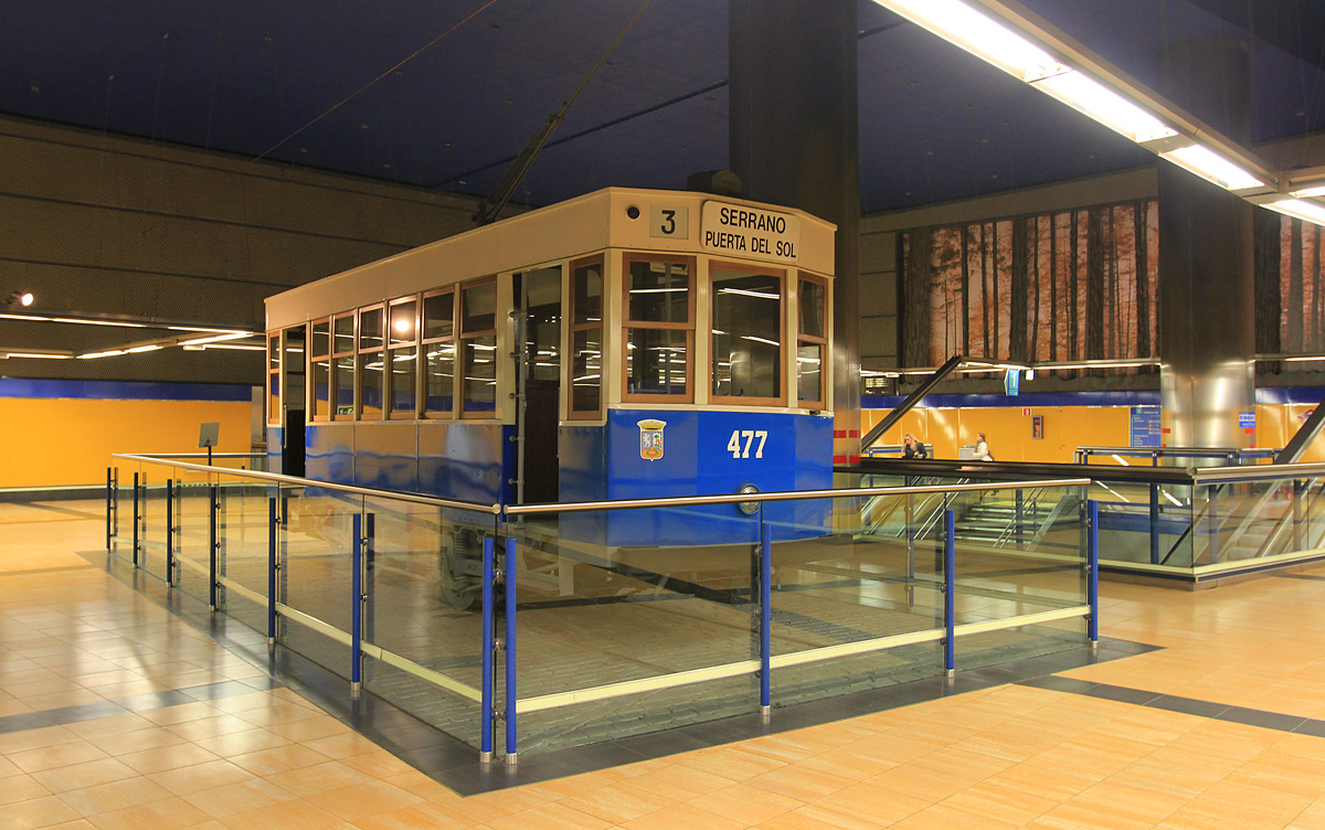 Madrid, 2-axle motor car č. 477; Madrid — Metropolitain — Miscellaneous photos