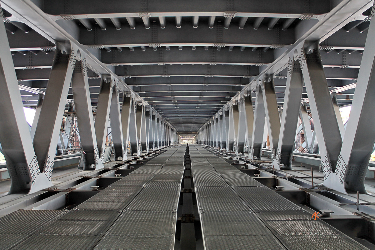 Kyiv — Construction of Podilsko-Voskresenskyi bridge