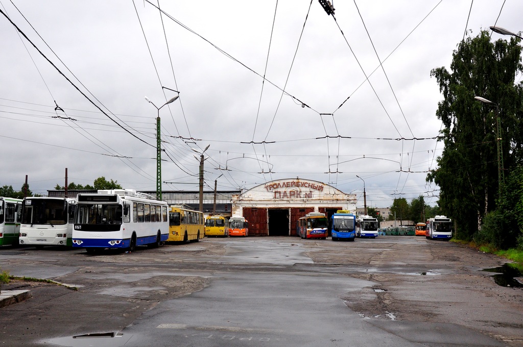 Petrozavodsk, ZiU-682G-012.02 (mod. 2013) č. 376; Petrozavodsk — Miscellaneous photos; Petrozavodsk — New trolleybuses