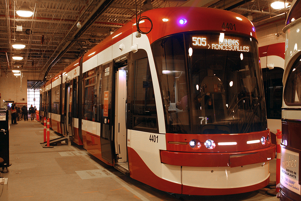 Торонто, Bombardier Flexity Toronto № 4401; Торонто — Презентация новых вагонов LFLRV