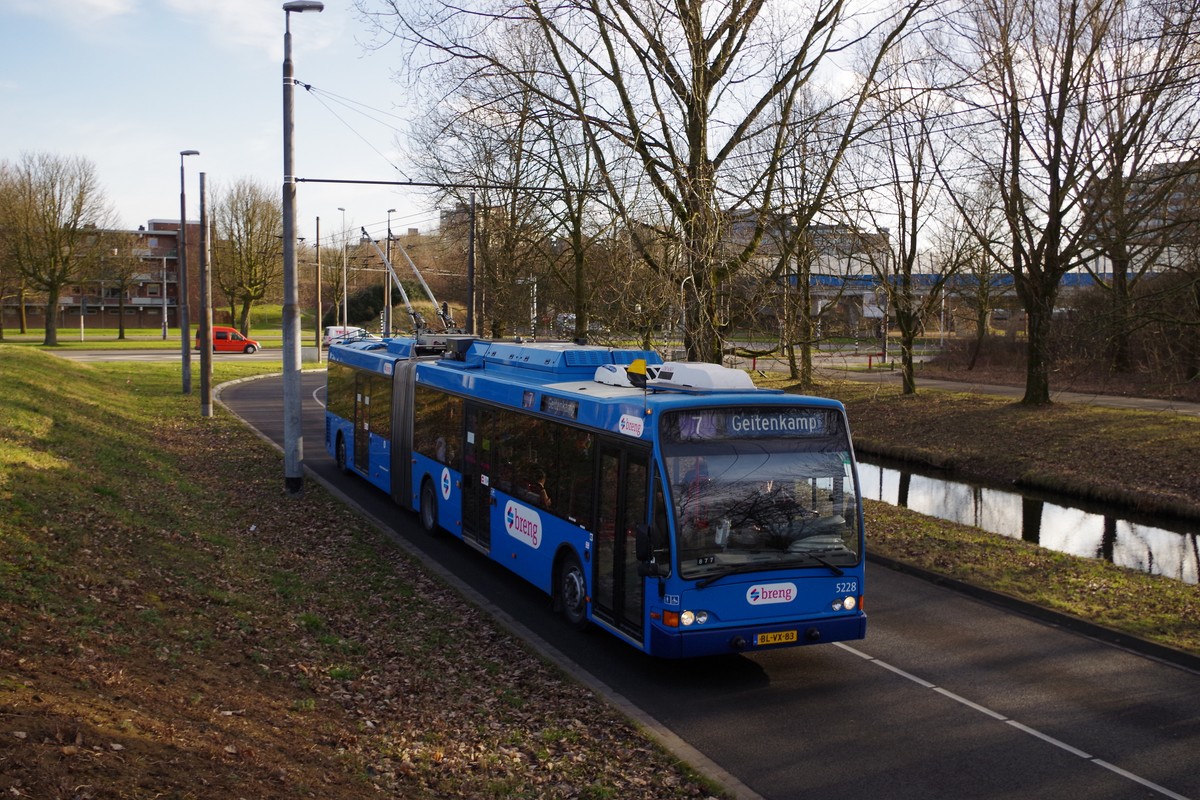 Arnhem, Berkhof Premier AT18 Nr 5228