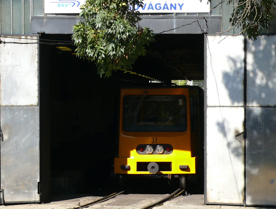 ბუდაპეშტი, Ganz-MÁVAG MillFAV № 37; ბუდაპეშტი — Millennium Underground Railway (M1); ბუდაპეშტი — Tram depots
