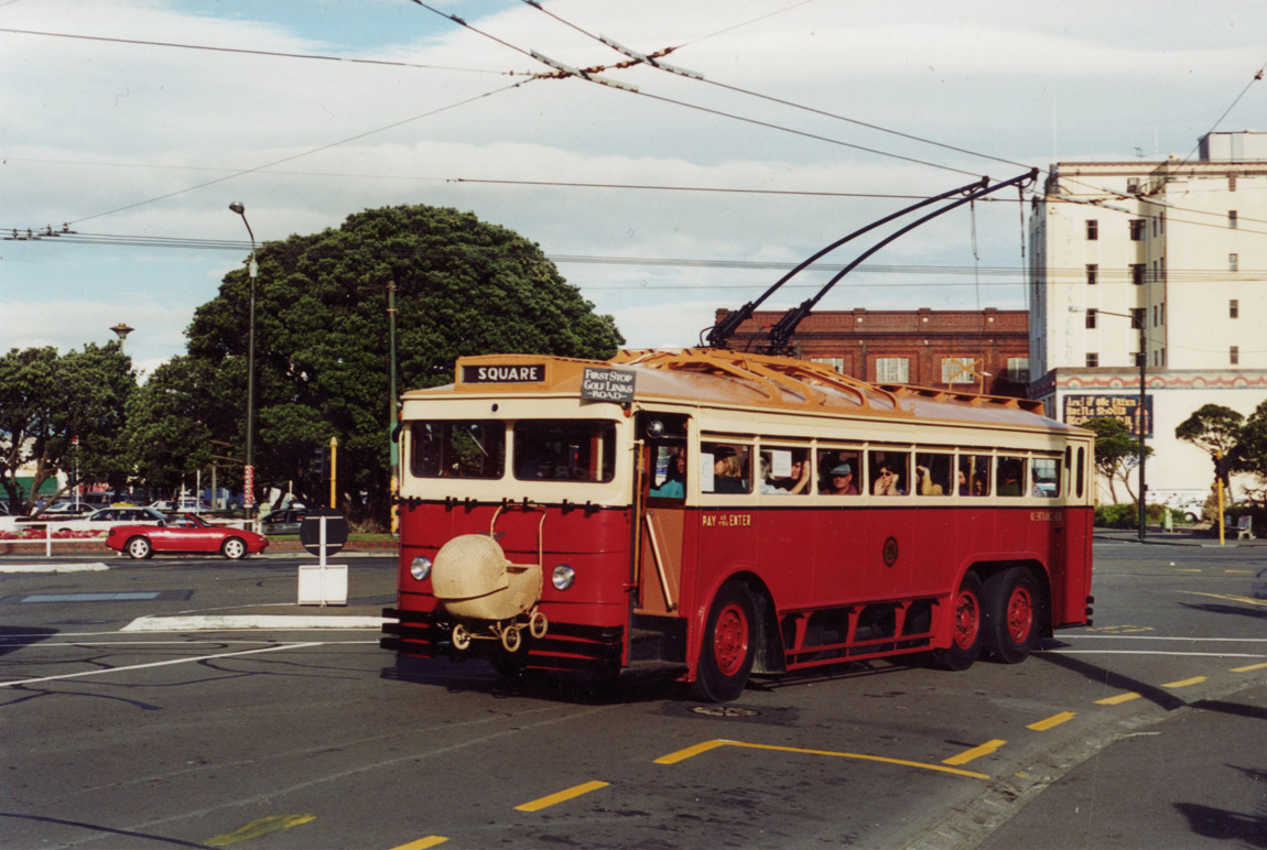 Ferrymead, English Electric № 210; Wellington — Trolleybus Festivals