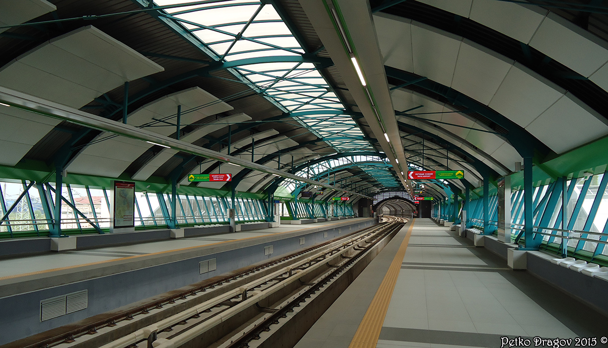 索菲亞 — Metro — [1] First Subway diameter — red line