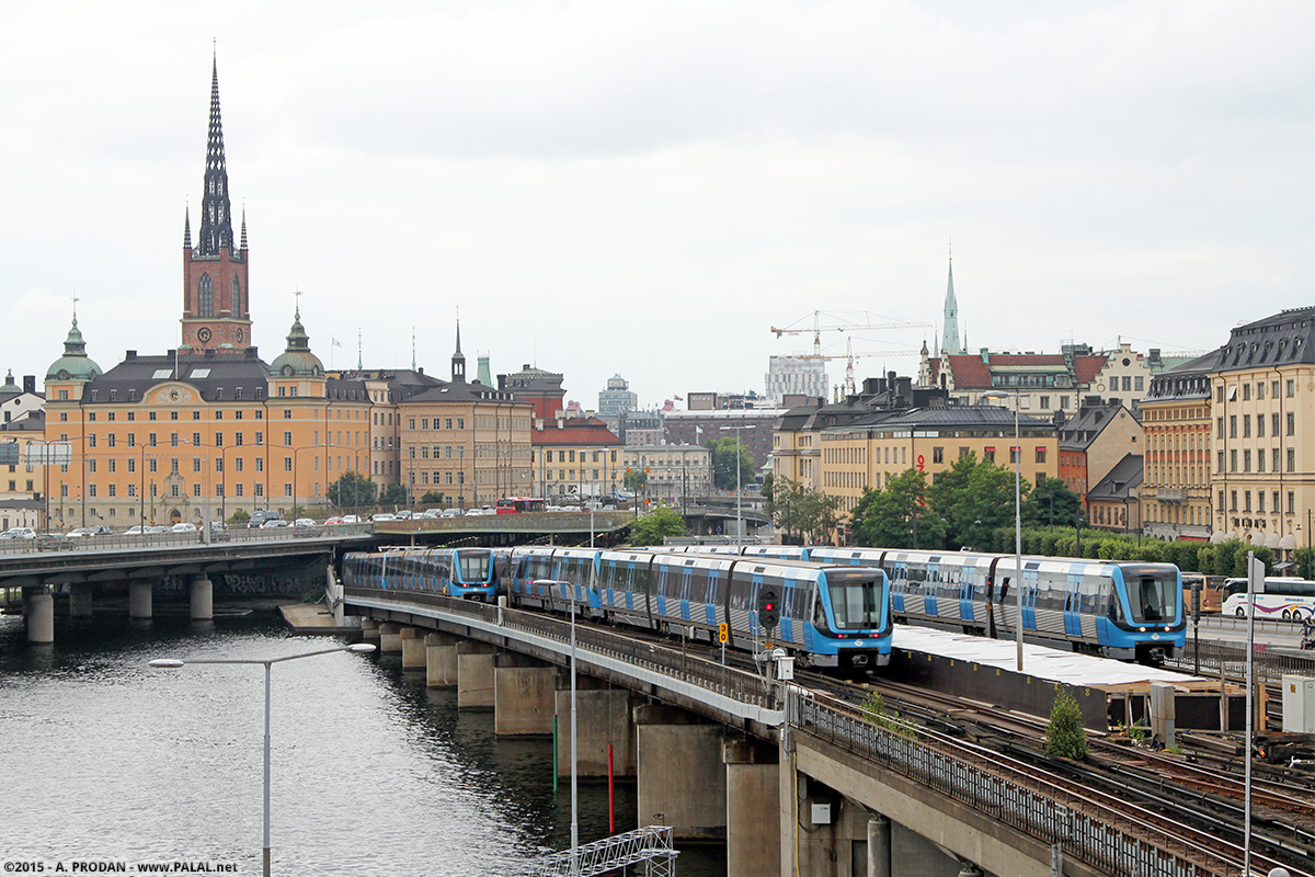 Stockholm, Adtranz C20 № 2106; Stockholm, Adtranz C20 № 2221; Stockholm — Tunnelbana — Green Line | Gröna Linjen; Stockholm — Tunnelbana — Red Line | Röda Linjen
