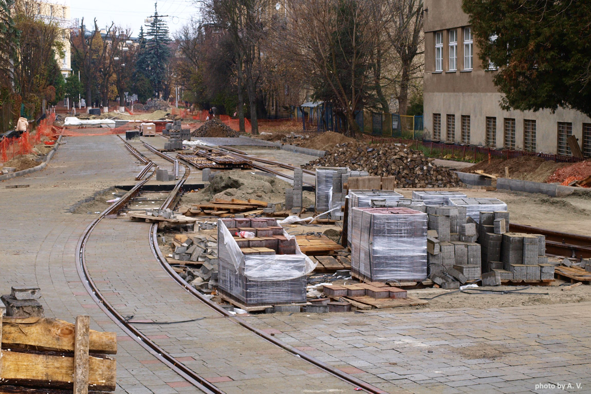 利沃夫 — Building of tram line to Sykhiv neigborhood; 利沃夫 — Tracks reconstruction: Sventsitskogo, Franka str. [03.08.2015—11.08.2016]