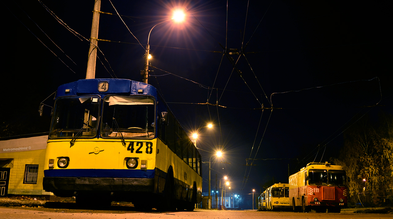 Černihiv, ZiU-682G [G00] č. 428; Černihiv, KTG-1 č. 111; Černihiv — Terminus stations
