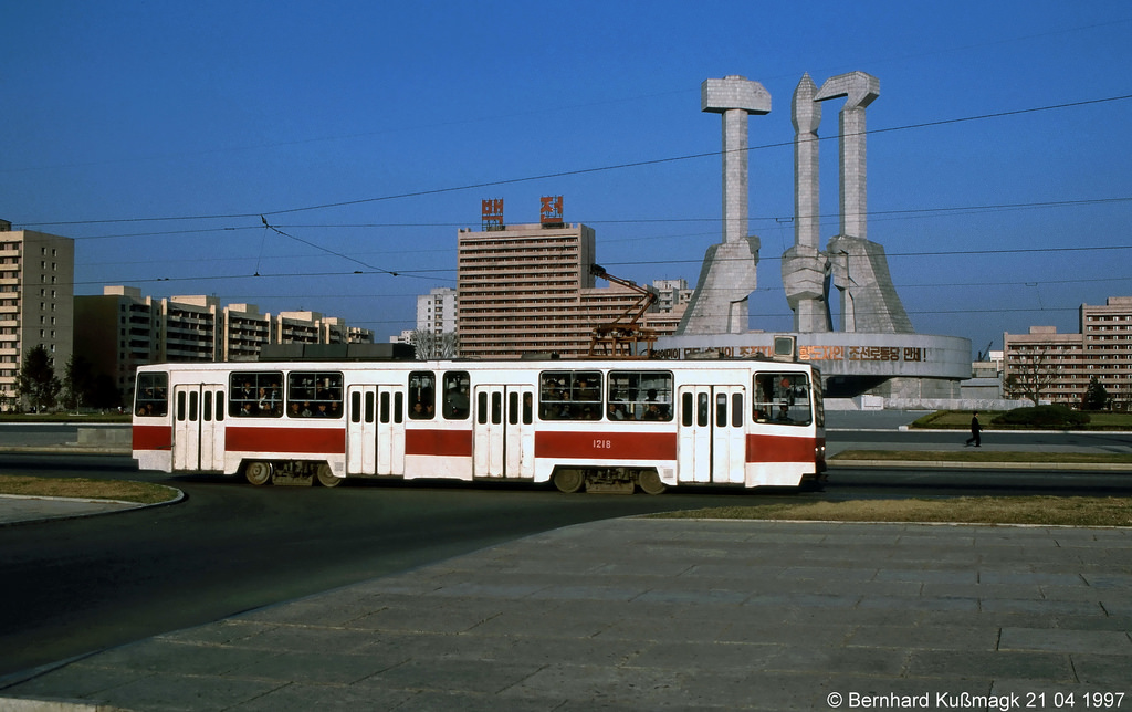 Пхеньян, Shenfeng KT4 мод. Пхеньян № 1218; Пхеньян — Исторические фотографии — Трамвай и Троллейбус (1991+)