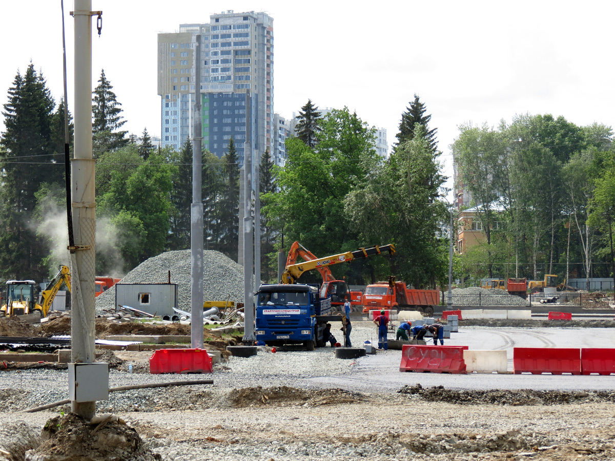 Jekaterynburg — The construction of a tram line along street Tatishcheva