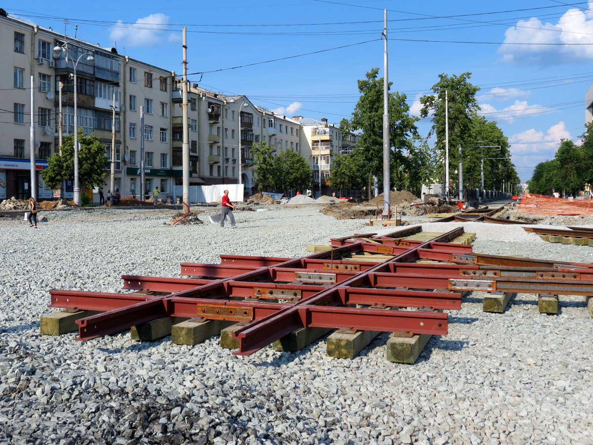 Yekaterinburg — The construction of a tram line along street Tatishcheva