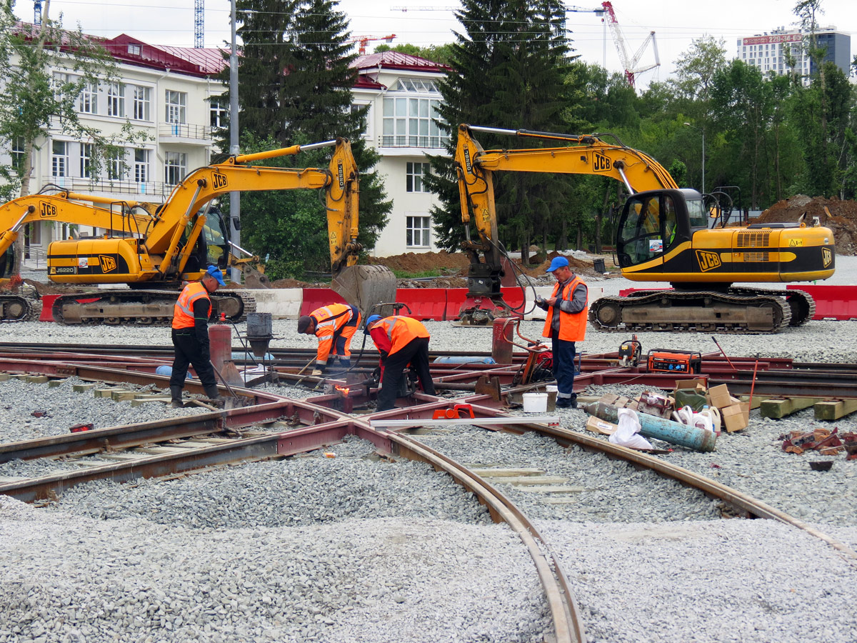 Jekaterinburga — The construction of a tram line along street Tatishcheva