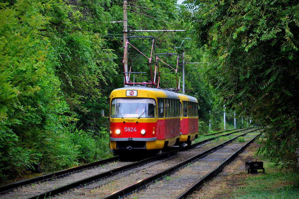 Volgograd, Tatra T3SU N°. 5824; Volgograd, Tatra T3SU N°. 5825