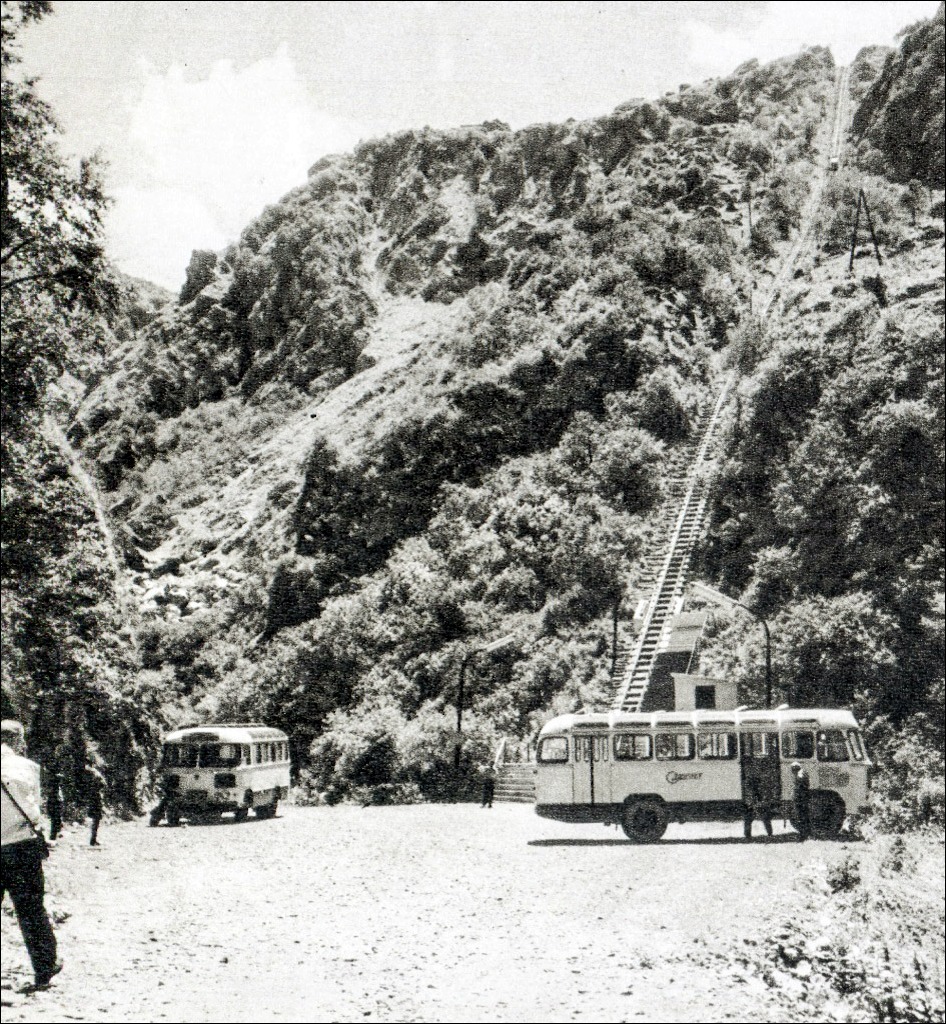 Kakhtisar — Funicular