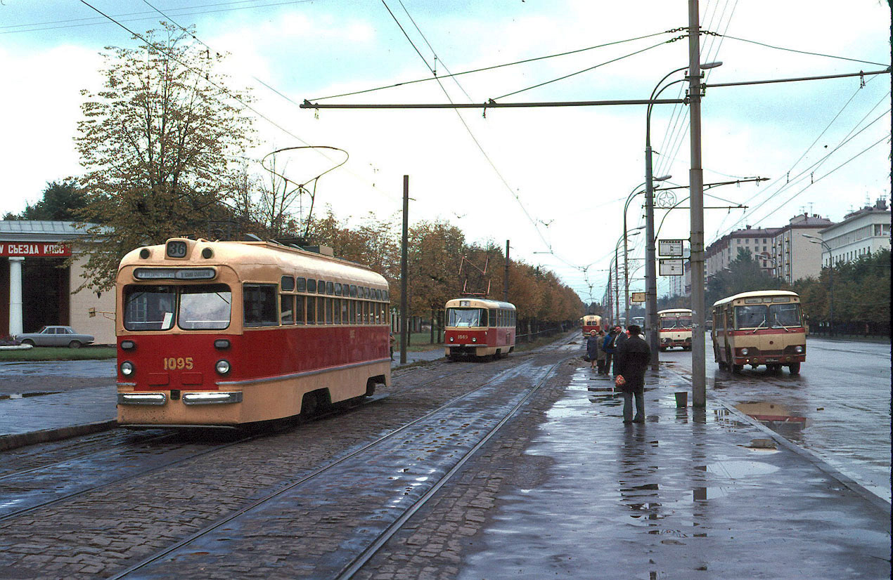 Moskwa, MTV-82 Nr 1095; Moskwa — Historical photos — Tramway and Trolleybus (1946-1991)