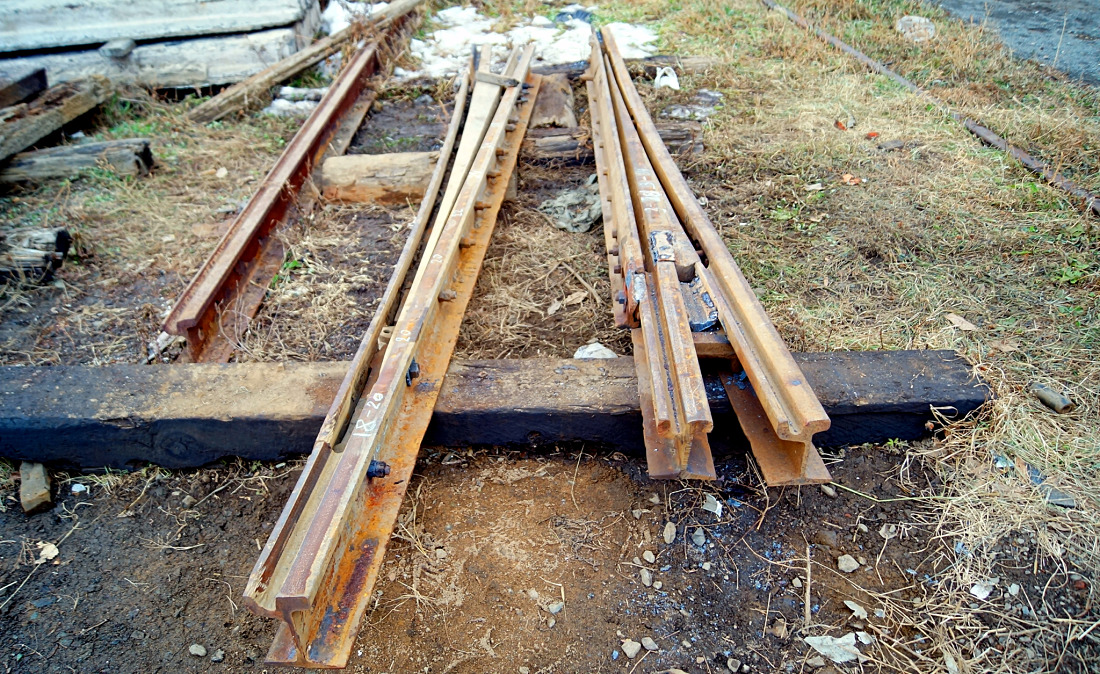 Vladivostoka — Division of the service rail