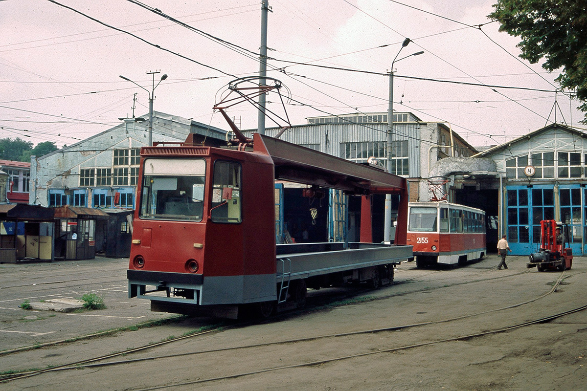 Dnipras, TK-28A nr. РТ-2; Dnipras, 71-605 (KTM-5M3) nr. 2155