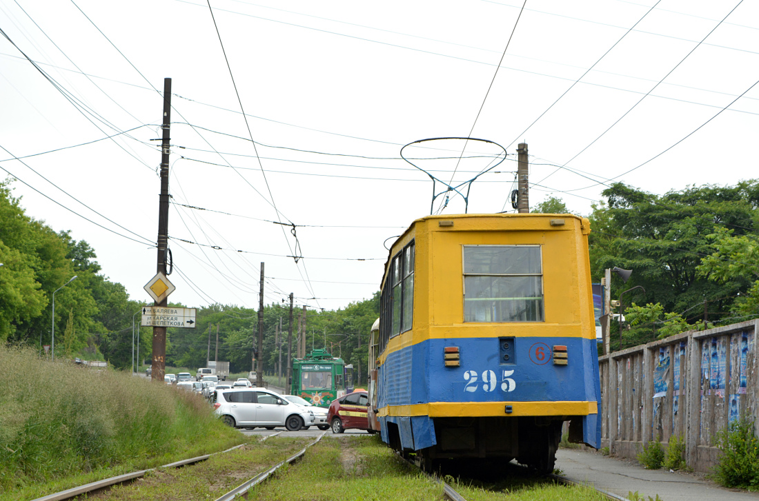 Vladivostok, 71-605 (KTM-5M3) N°. 295; Vladivostok — Incidents