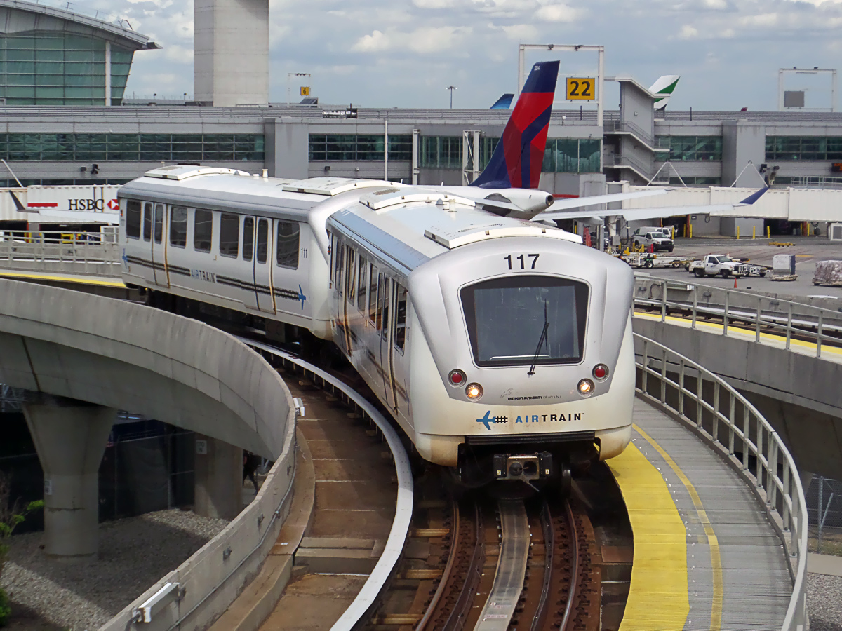 Нью-Йорк, Bombardier Innovia ART Mark II № 117; Нью-Йорк — AirTrain