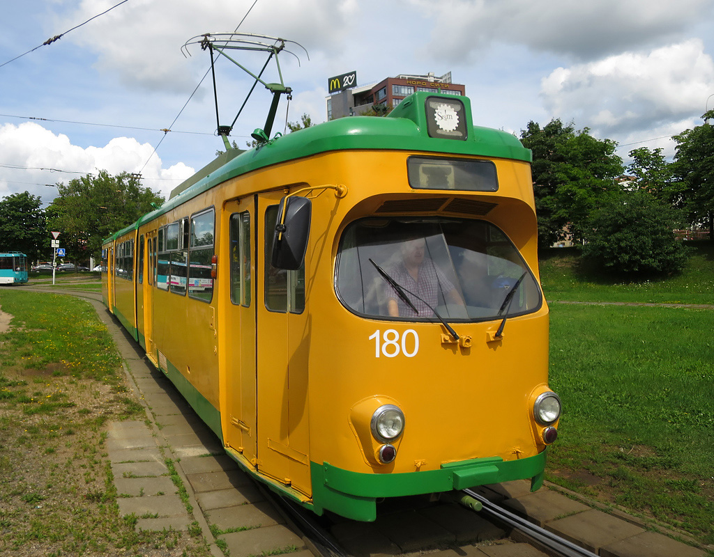Mińsk, DWM GT8-D Nr 180