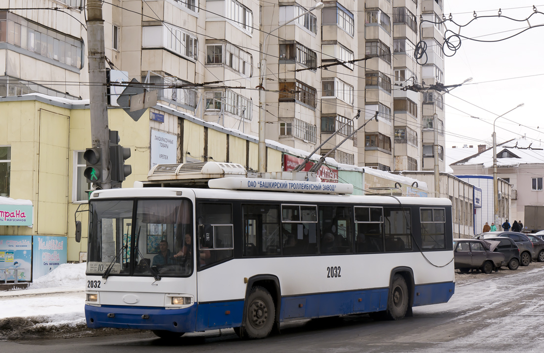 Ufa, BTZ-52767A № 2032