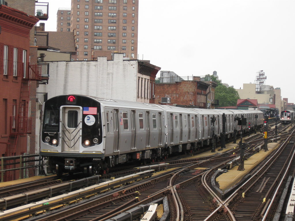 Нью-Йорк, Alstom R160A1 № 8357