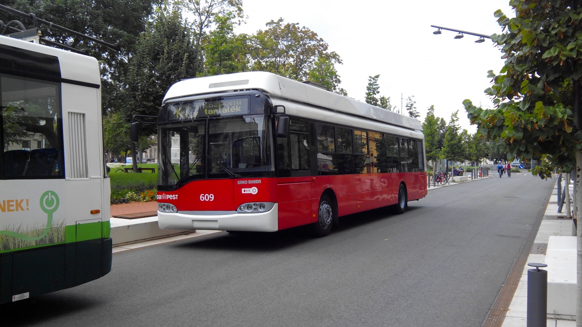 Budapešť, Solaris Trollino II 12 Ganz-Škoda B č. 609; Szeged — Miscellaneous photos