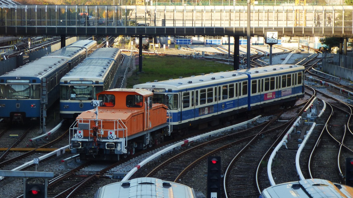 Munich, Diesel locomotive nr. 8952; Munich — U-bahn — Linien U3/U6; Munich — U-Bahn — Miscellaneous photos