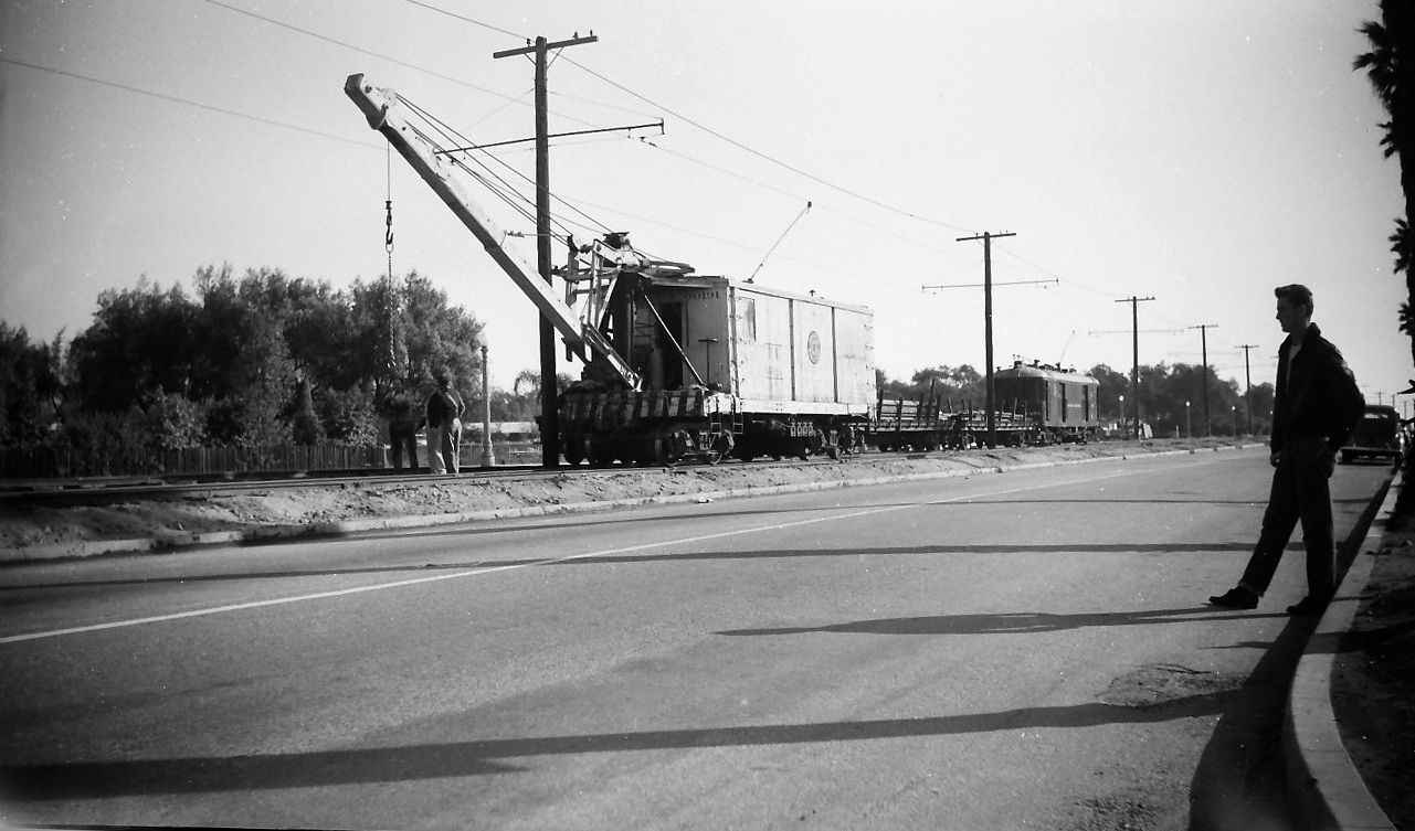 Los Angeles, 4-axle motor car # 00191; Los Angeles — Lines and Stations