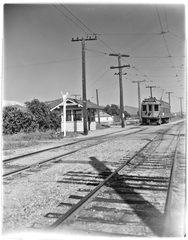 Los Angeles, Standard Steel PE 1100 Class N°. 1118; Los Angeles — Lines and Stations