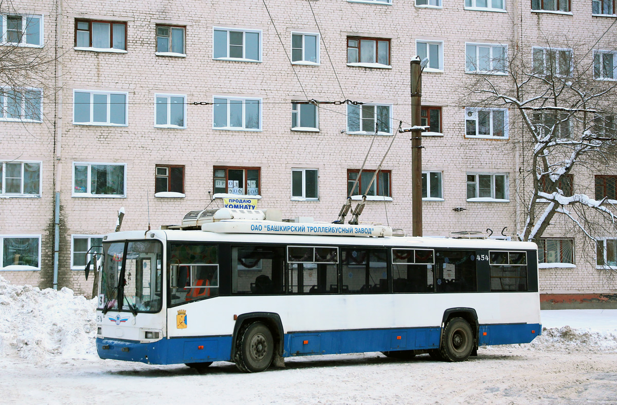 Kirov, BTZ-52767R Nr. 454